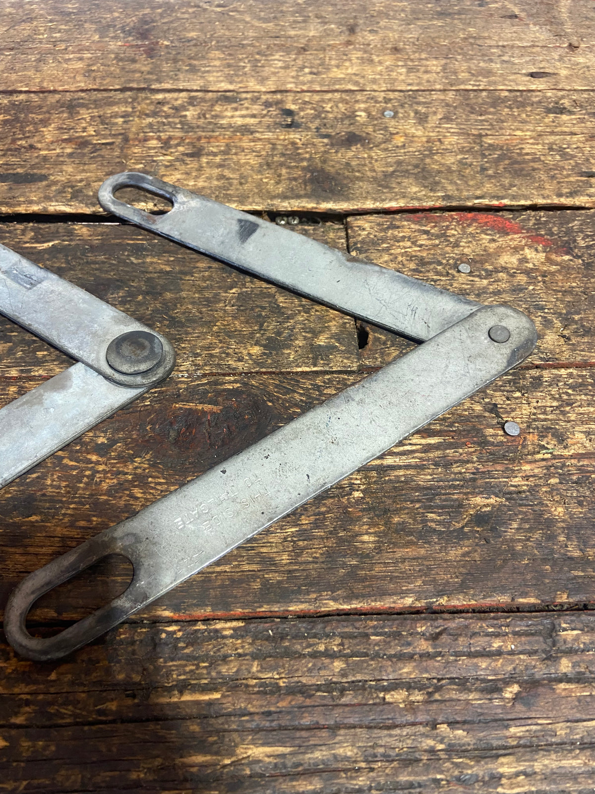 89-&#39;93 1st Gen Dodge Ram Cummins Tailgate Straps Linkage OEM