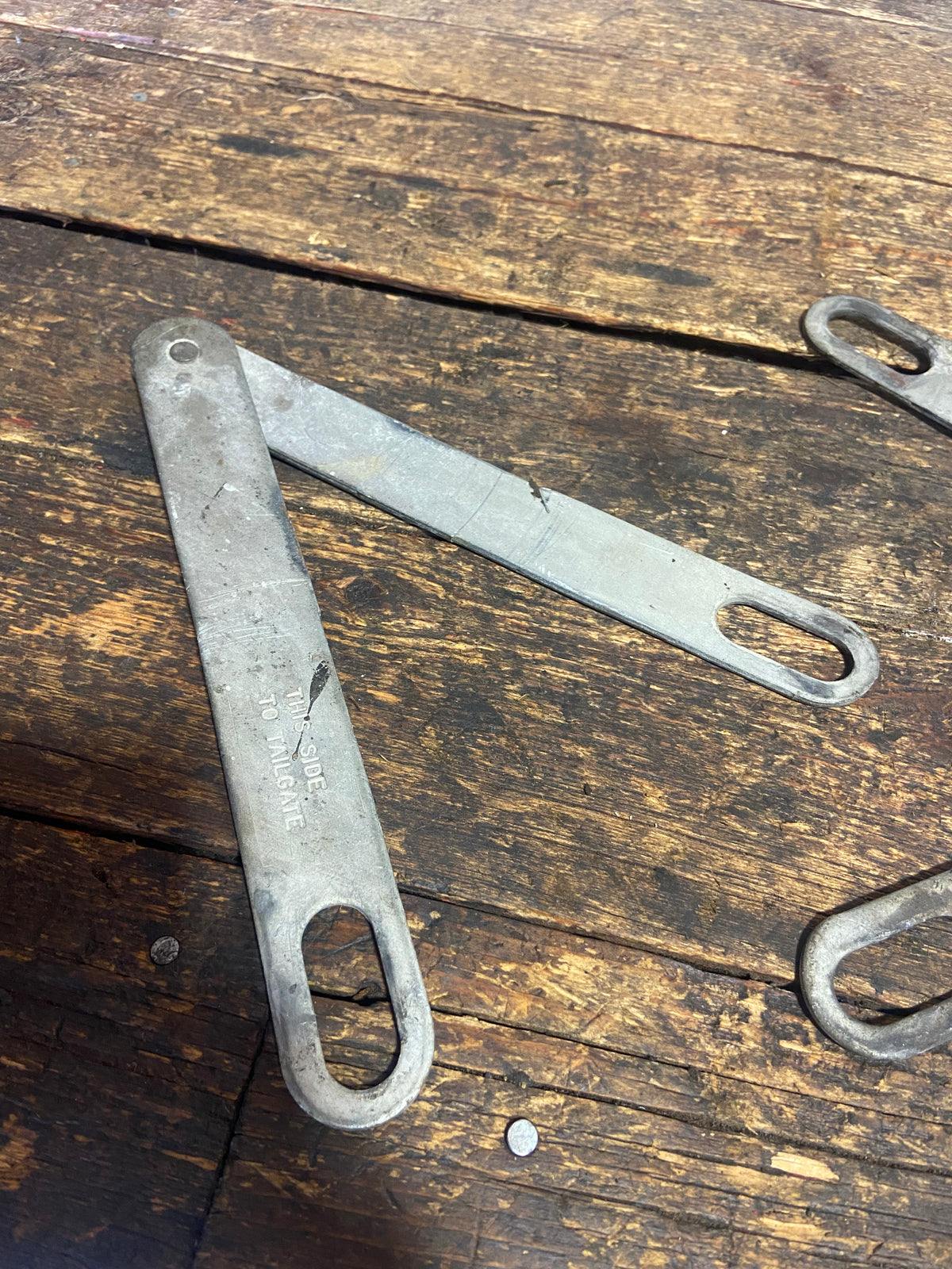 89-&#39;93 1st Gen Dodge Ram Cummins Tailgate Straps Linkage OEM