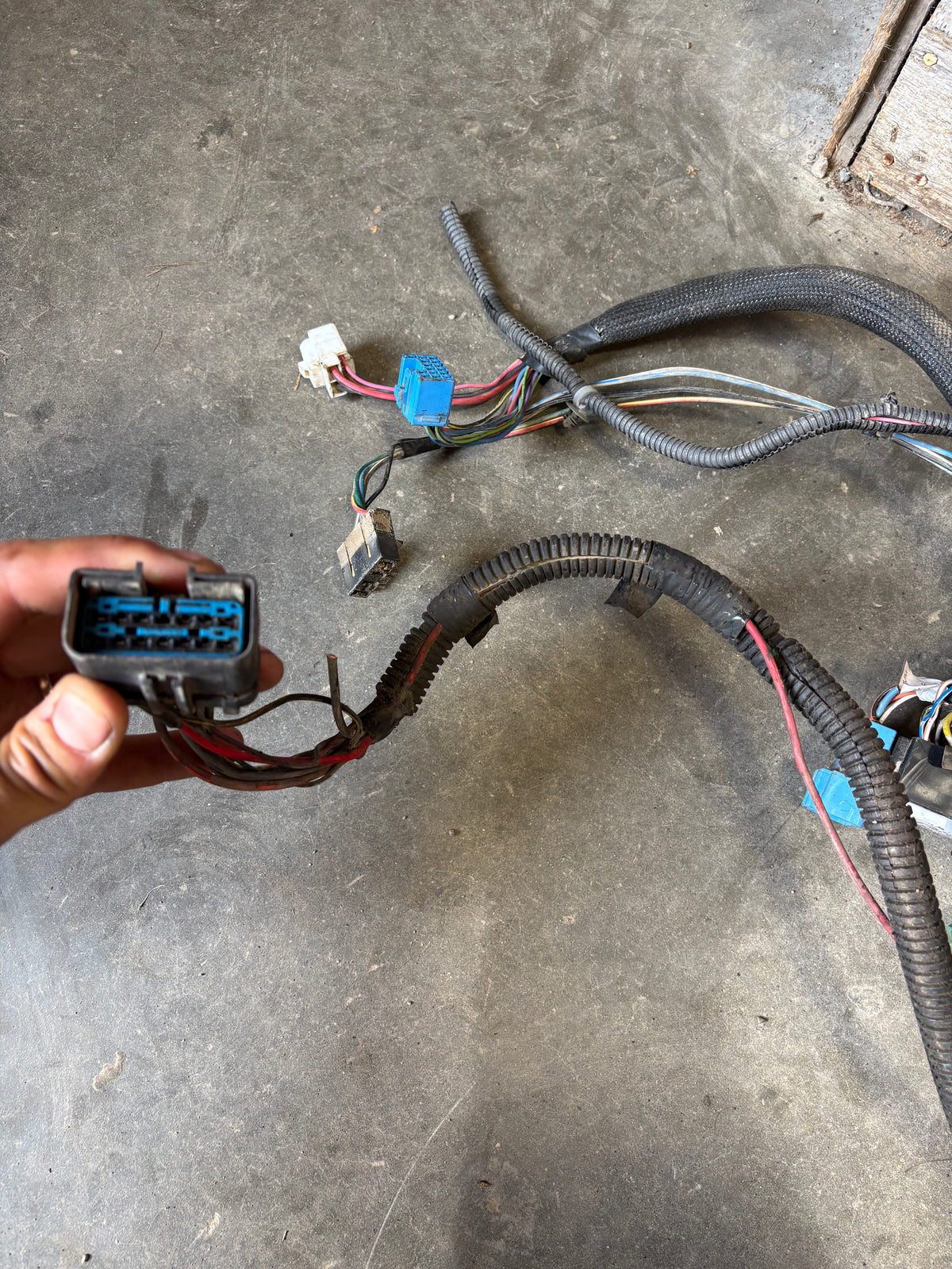 02 Dodge Ram Cummins Engine Bay Wiring Harness Fusebox