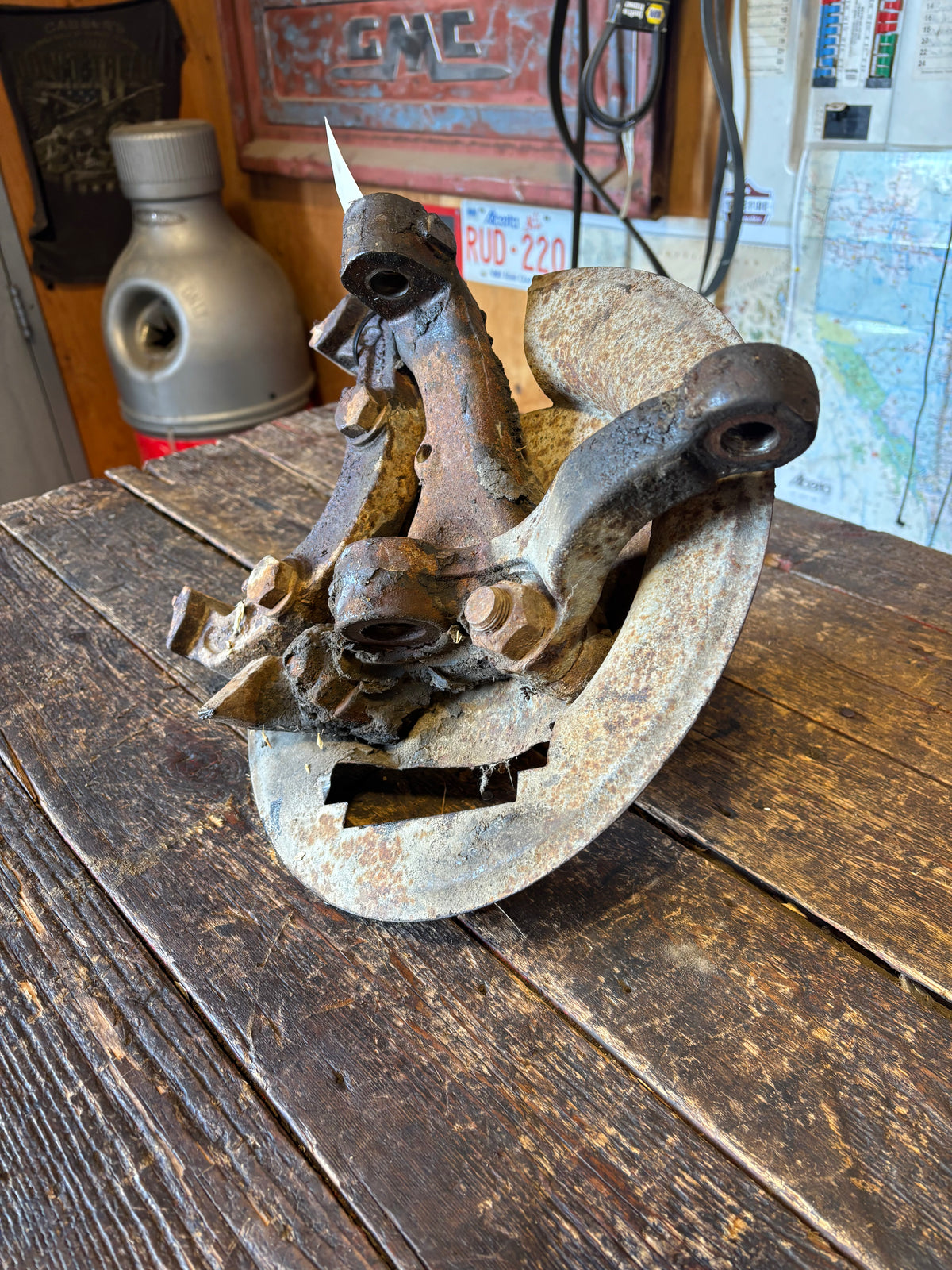 89-&#39;93 Dodge Ram Cummins 2WD D Driver Side Steering Knuckle