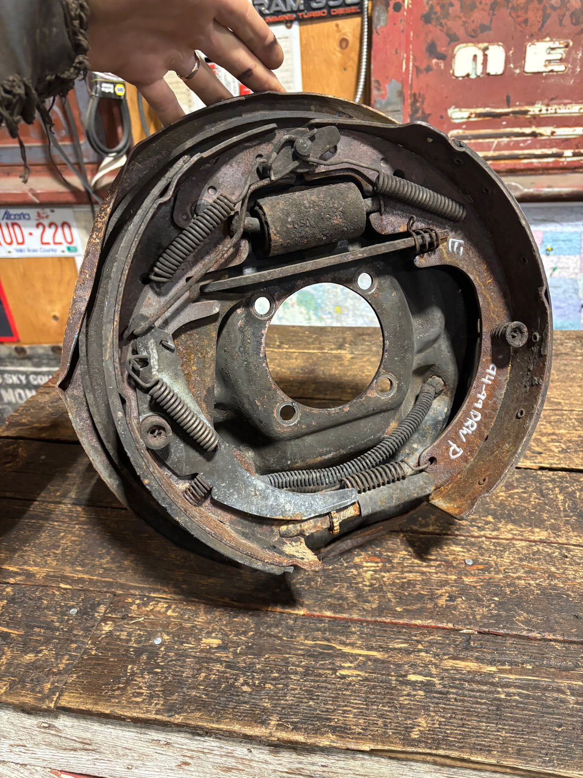 1994 - 1999 DODGE RAM 3500 DANA 80 DUALLY BACKING PLATE PASSENGER SIDE