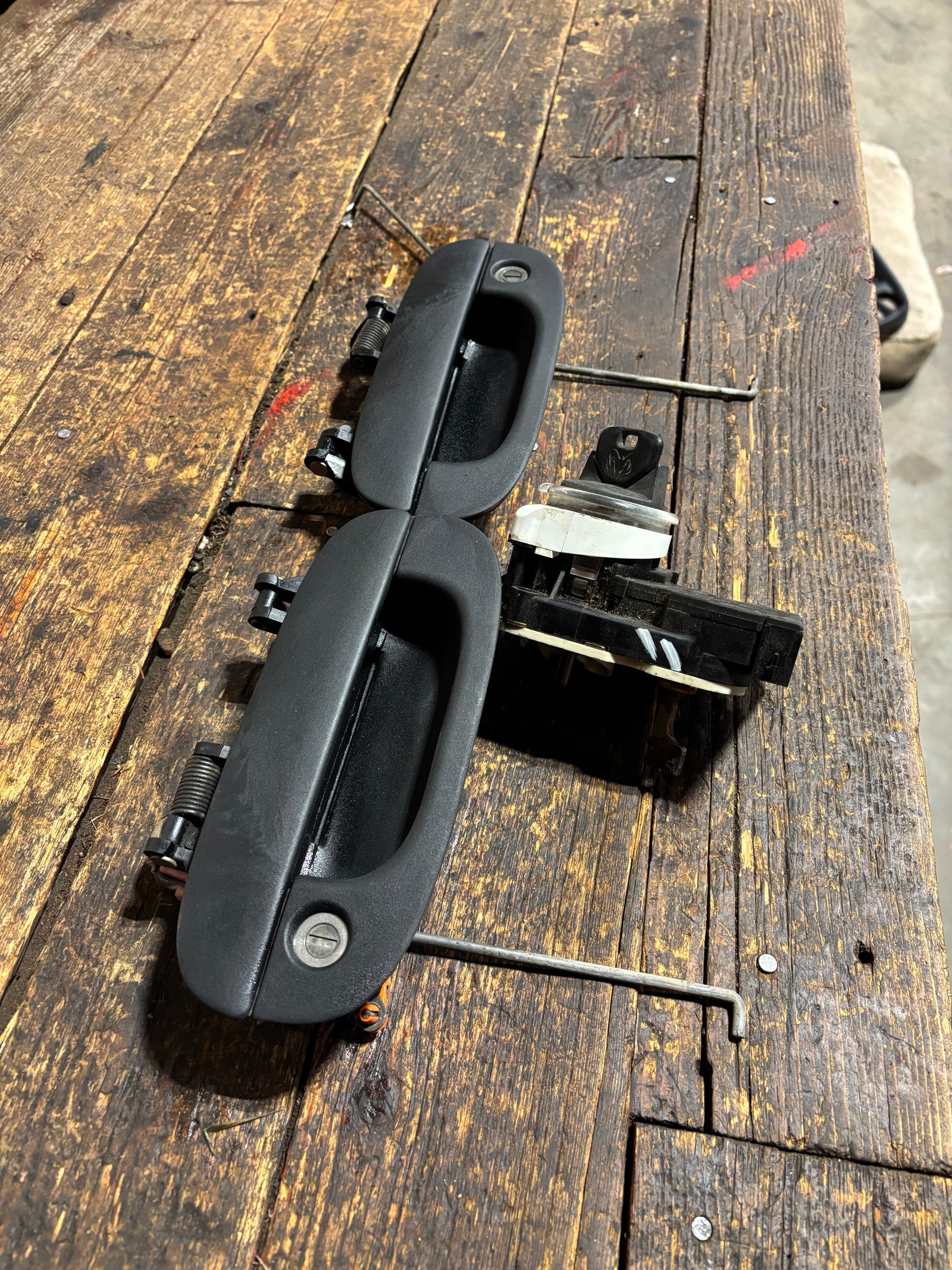 1994 - 2002 DODGE RAM MATCHING IGNITION SET WITH DOOR HANDLES