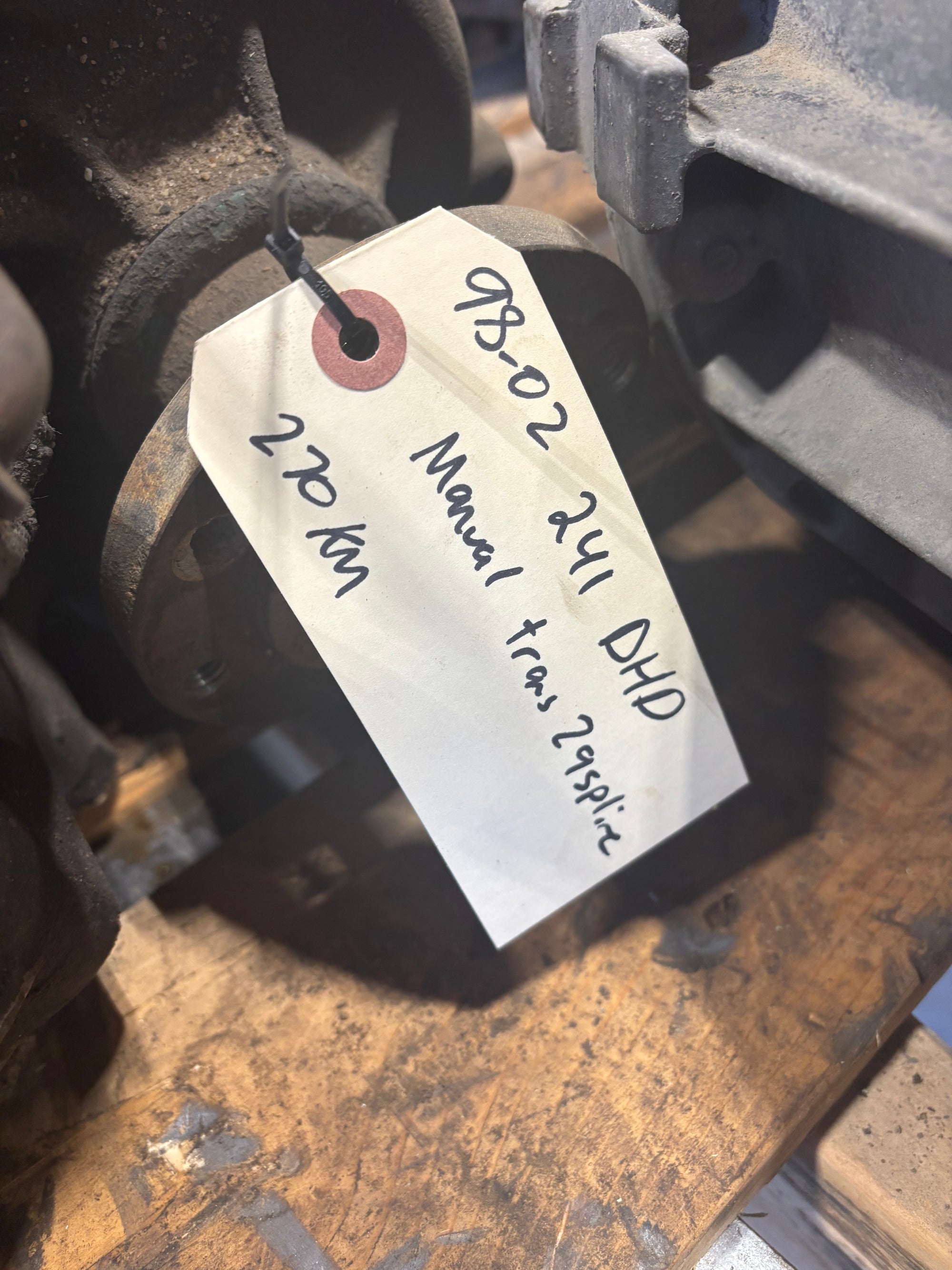 USED 1998 - 2002 RAM 3500 241DHD 29 SPLINE MANUAL TRANS