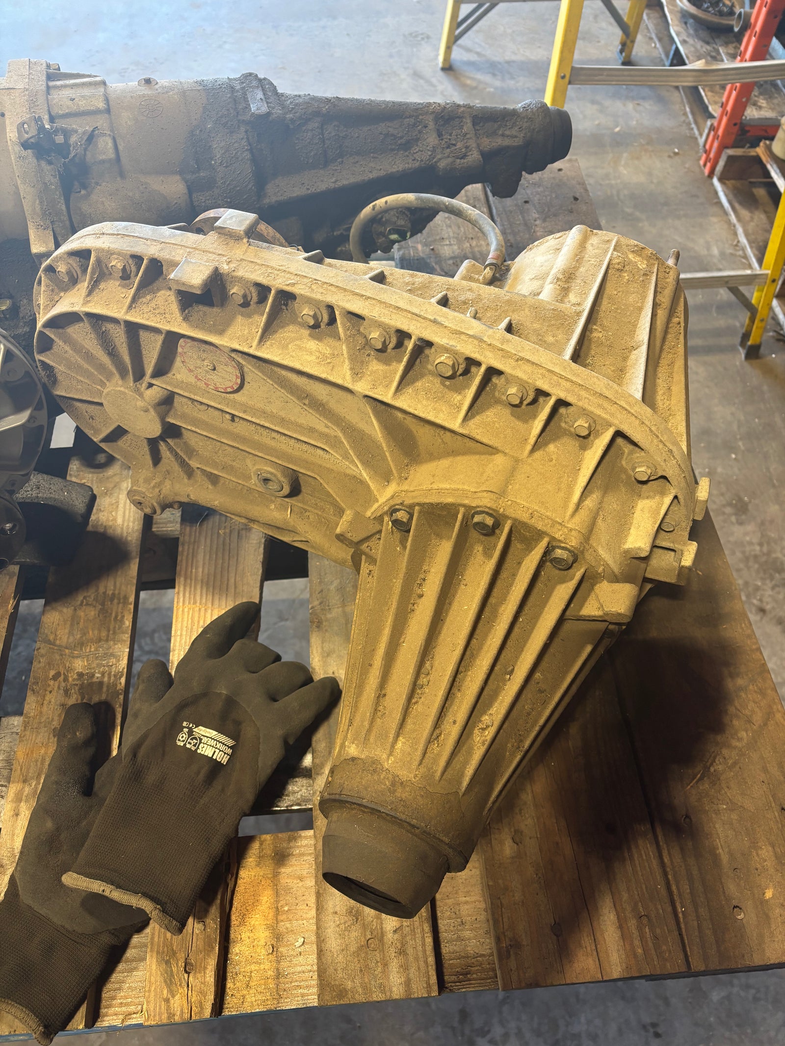 2003 - 2005 273D AUTO TRANS TRANSFER CASE USED