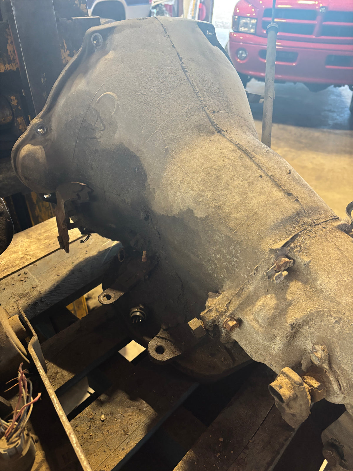 USED 727 2WD 3SPD AUTOMATIC TRANS 89-91 CUMMINS