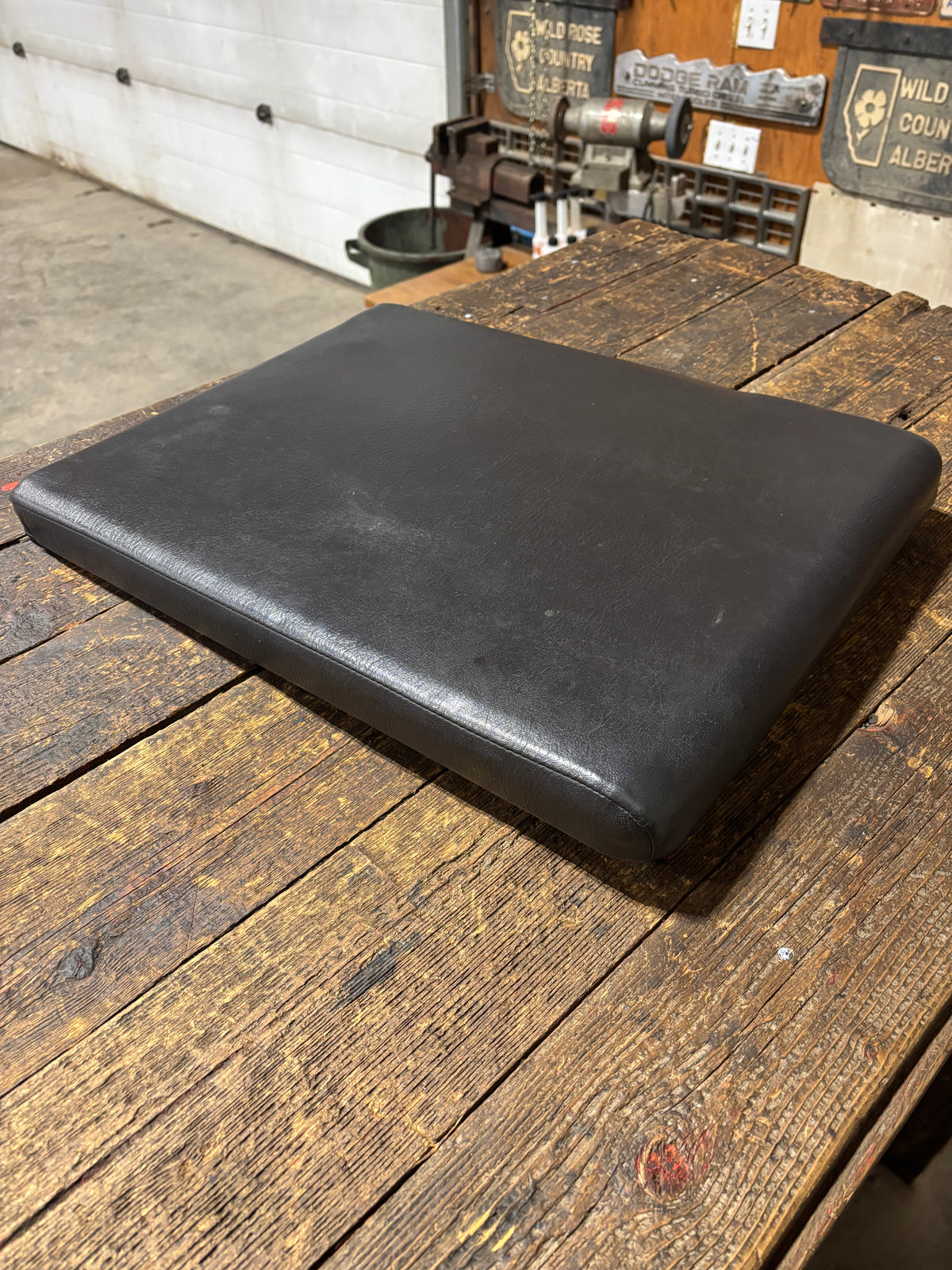 98-&#39;02 Dodge Ram Dark Grey Black Middle Seat Console Lid