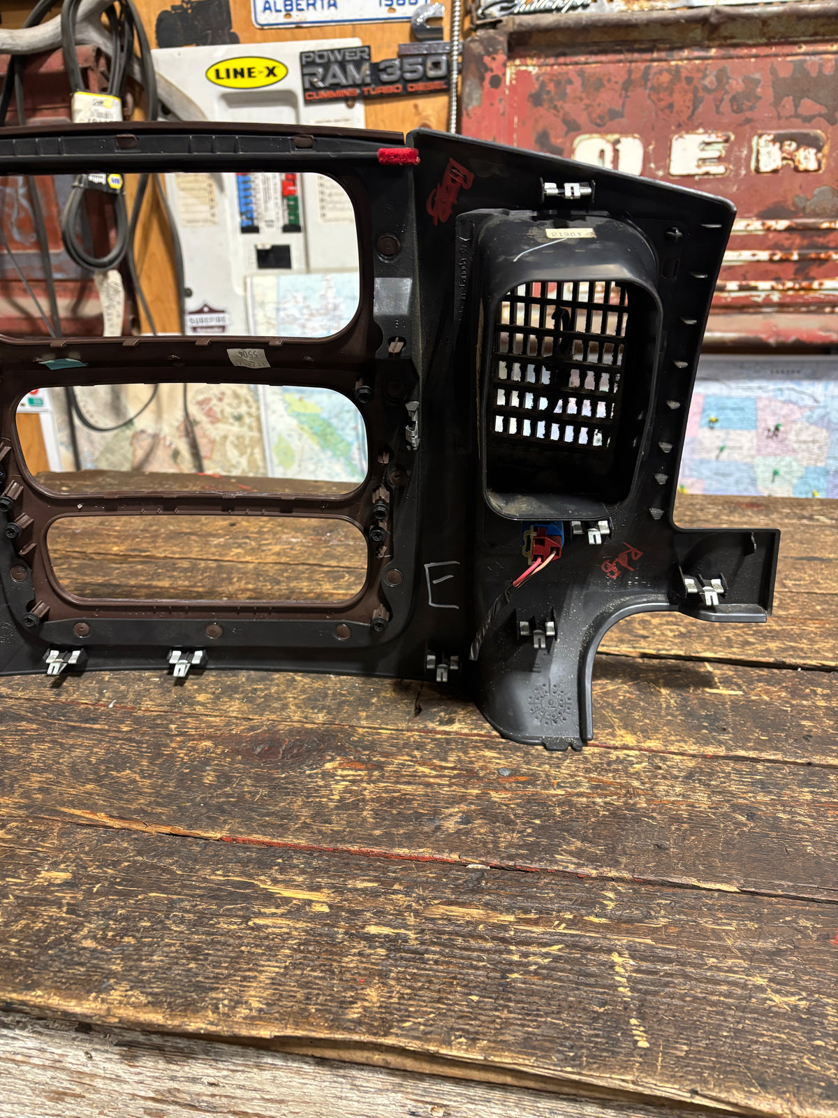 03-&#39;05 Dodge Ram Laramie Woodgrain Climate Control Center Console Bezel