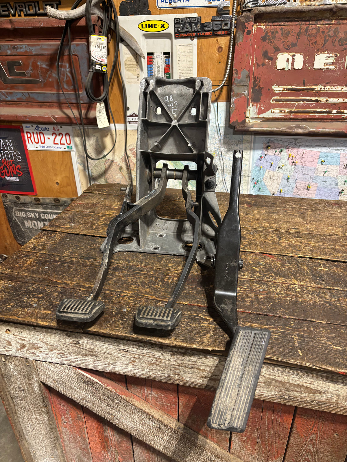 98-'02 Dodge Ram Clutch Brake Throttle Pedal Assembly