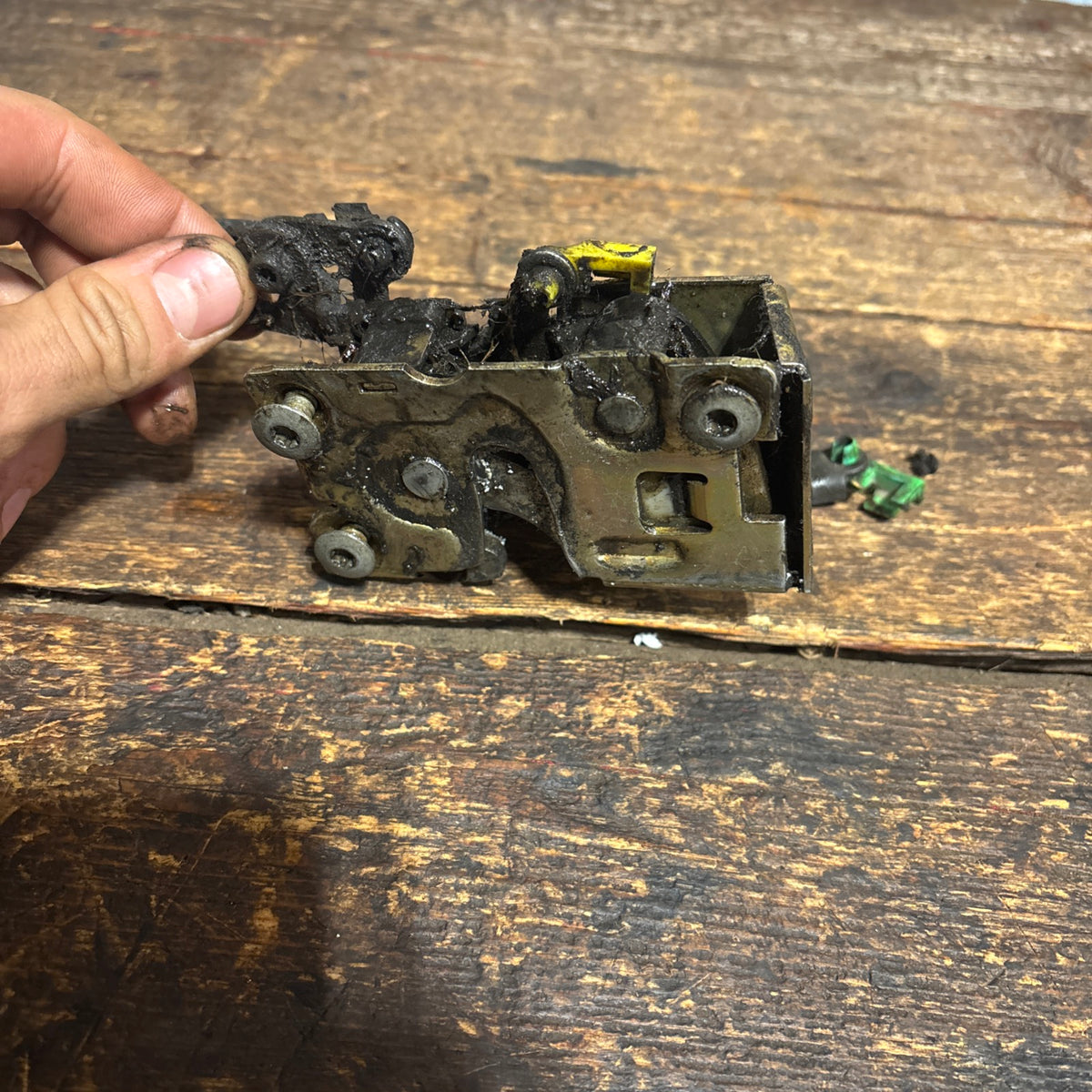 89-&#39;93 Dodge Ram Driver Side Door Latch
