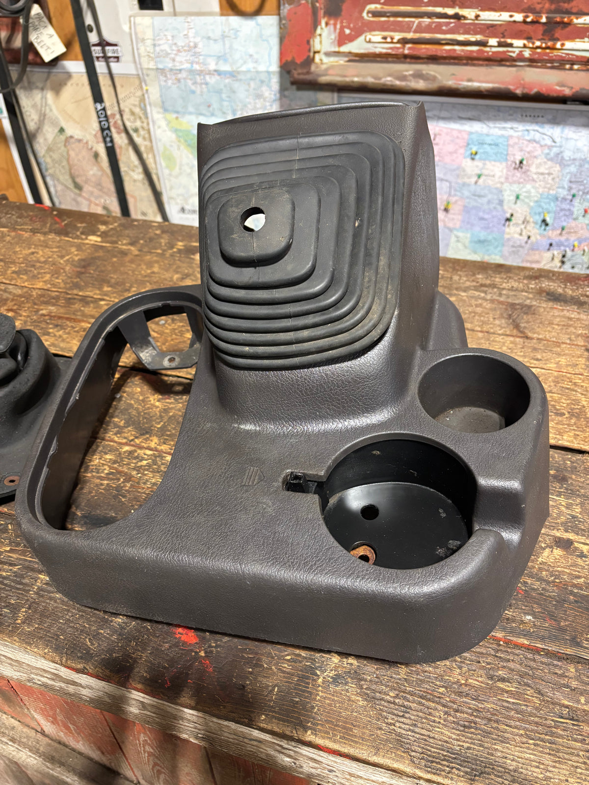 1998-2002 DODGE RAM 2500 3500 SHIFTER SURROUND CONSOLE CUPHOLDER BOOTS DARK GREY