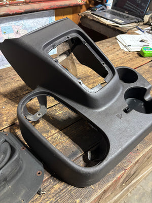 1998-2002 DODGE RAM 2500 3500 SHIFTER SURROUND CONSOLE CUPHOLDER BOOTS DARK GREY