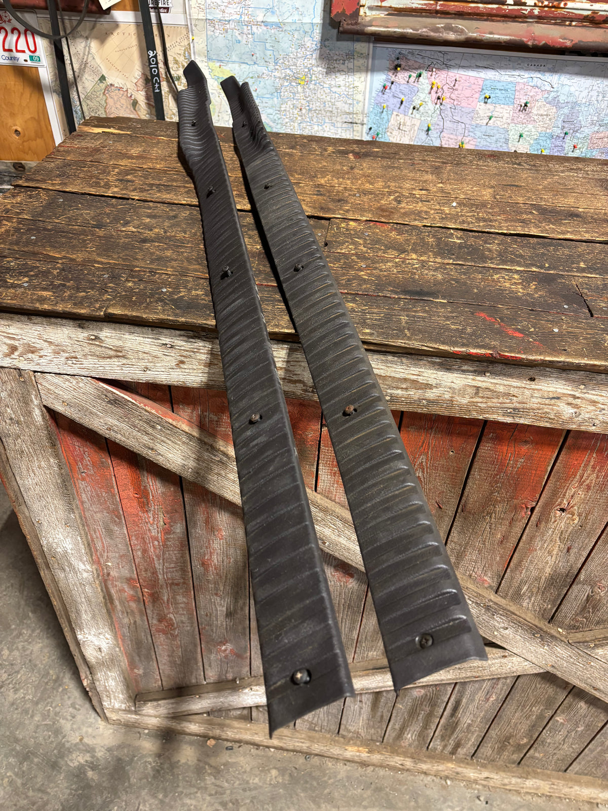 98-02 Dodge Ram Dark Grey Agate Floor Trim Set (Extended Cab)