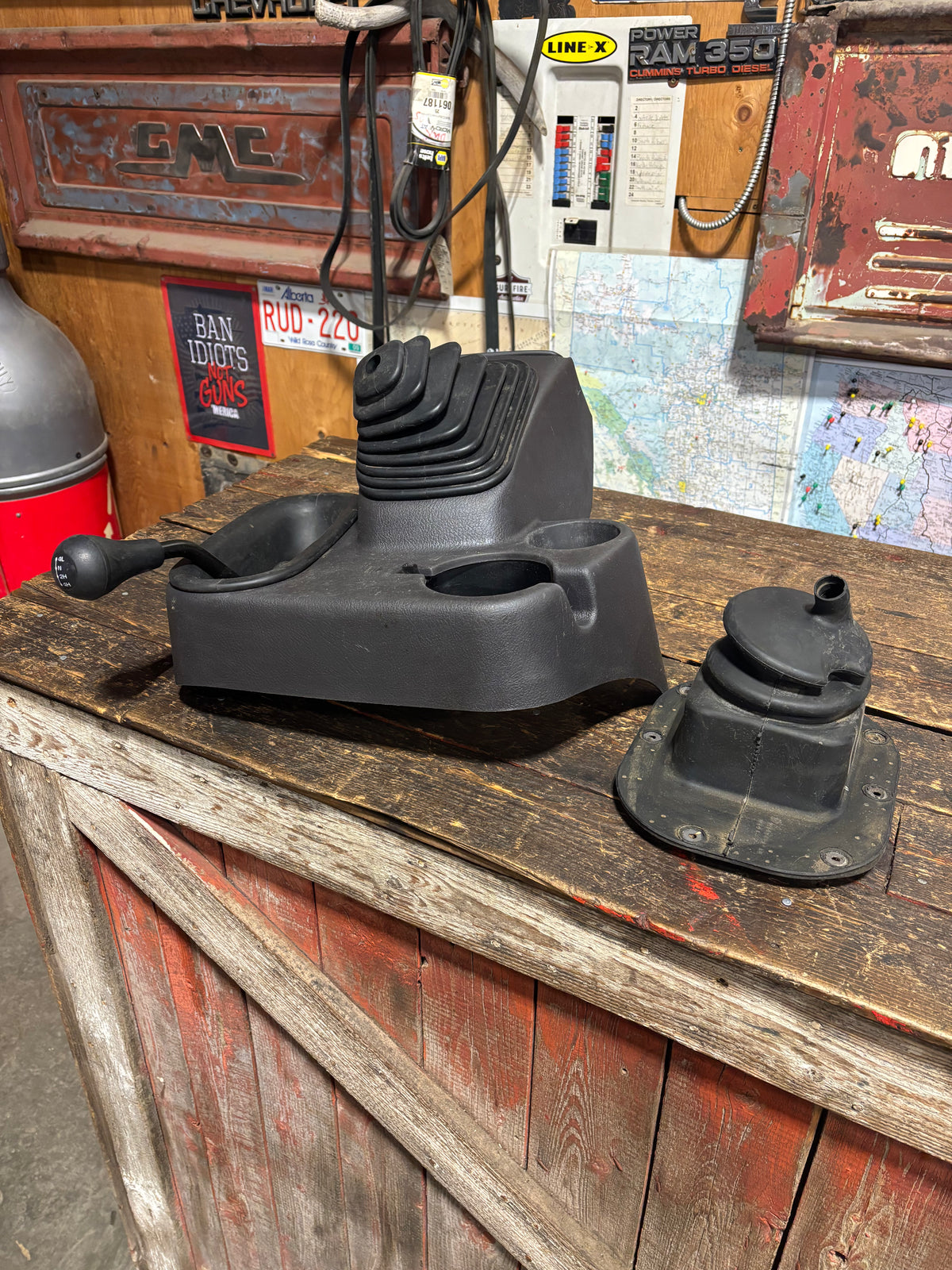 1998-2002 DODGE RAM 2500 3500 SHIFTER SURROUND CONSOLE CUPHOLDER BOOTS DARK GREY