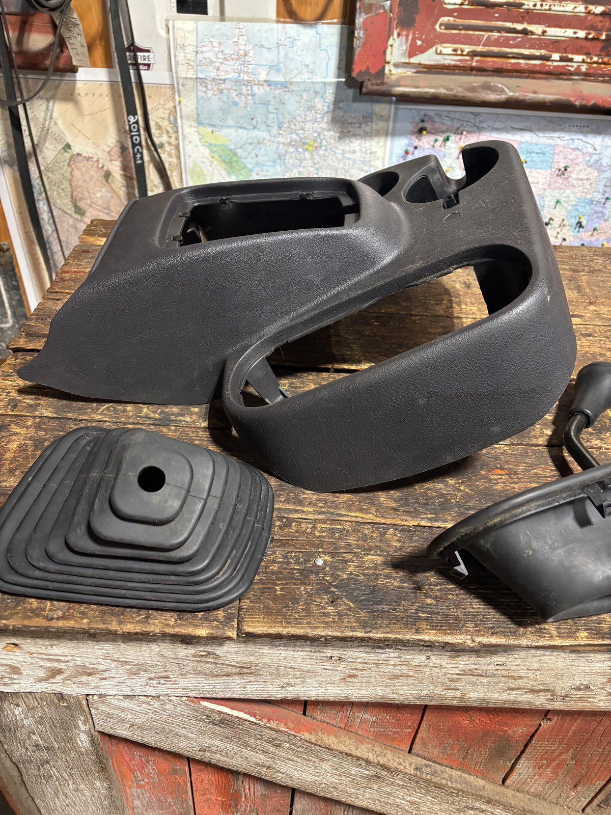 1998-2002 DODGE RAM 2500 3500 SHIFTER SURROUND CONSOLE CUPHOLDER BOOTS DARK GREY