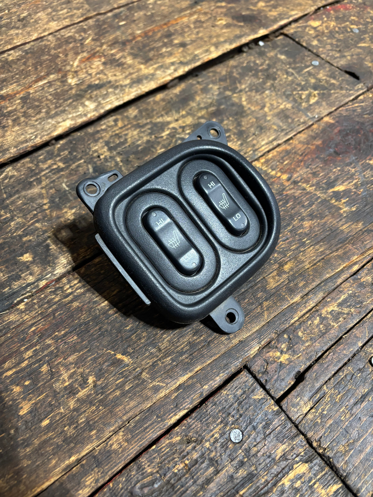 1998 - 2002 DODGE RAM 2500 3500 2ND GEN LARAMIE HEATED SEAT SWITCHES 39754D