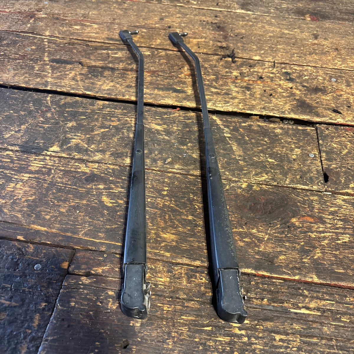 89-&#39;93 Dodge Ram Cummins Windshield Wiper Arms Set OEM