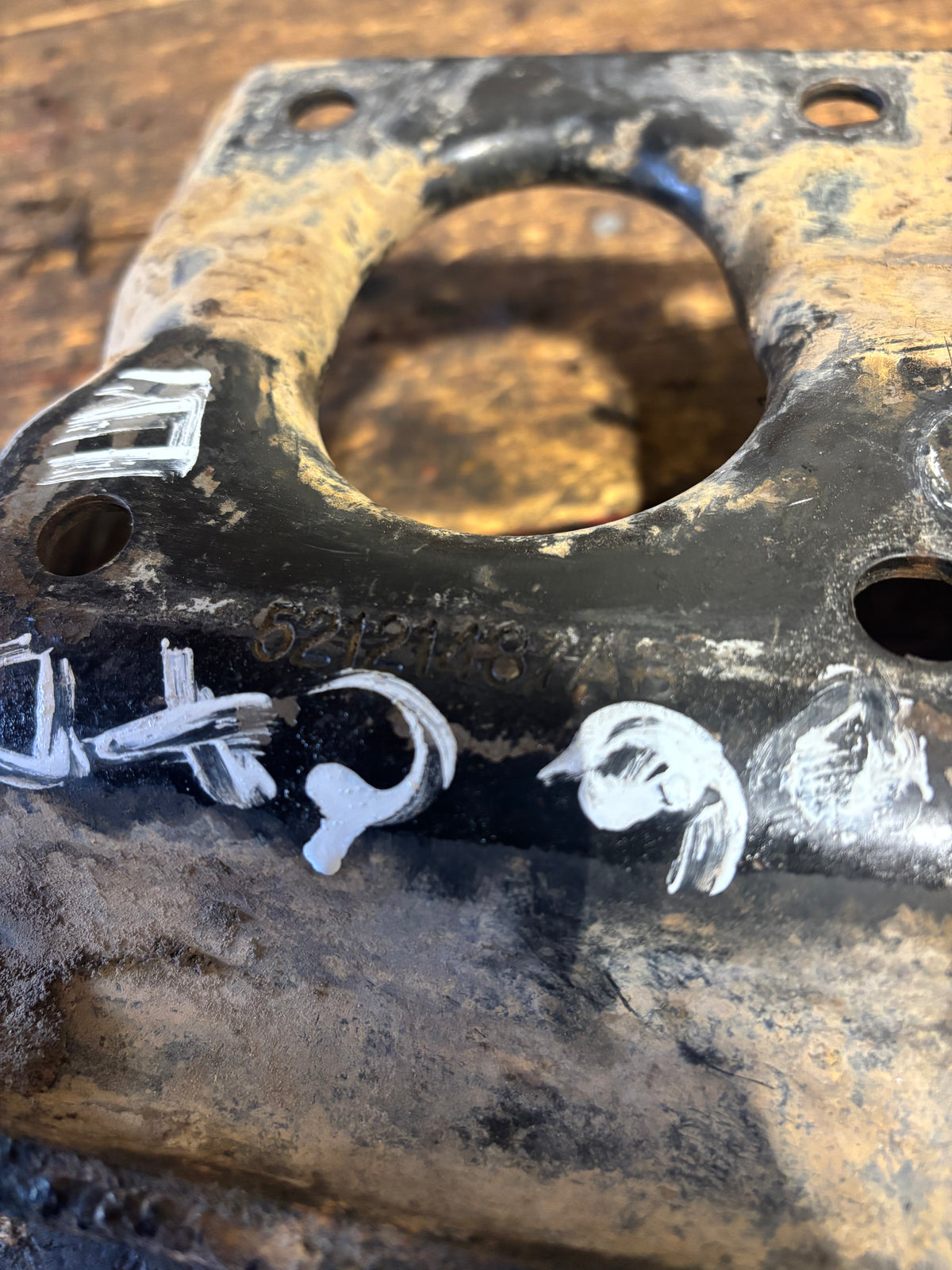 06-&#39;07 Dodge Ram Cummins 48Re Auto Transmission Bracket