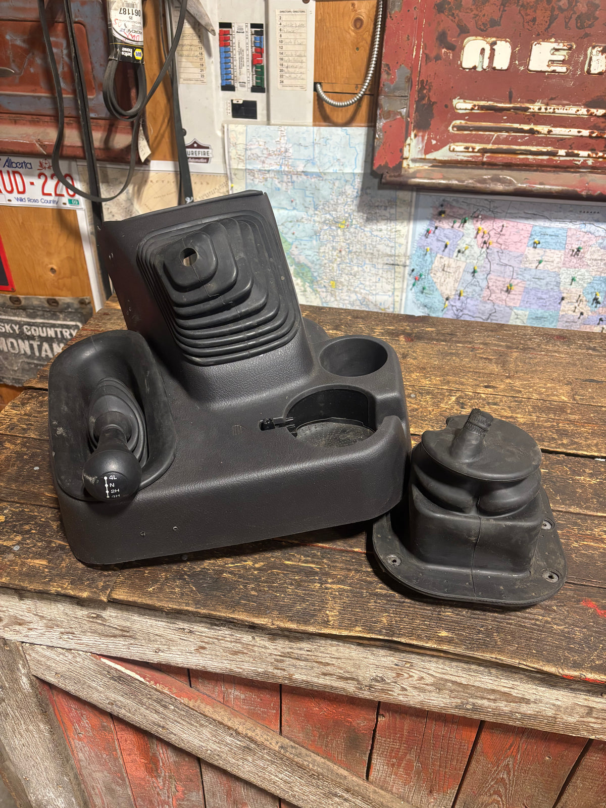 1998-2002 DODGE RAM 2500 3500 SHIFTER SURROUND CONSOLE CUPHOLDER BOOTS DARK GREY