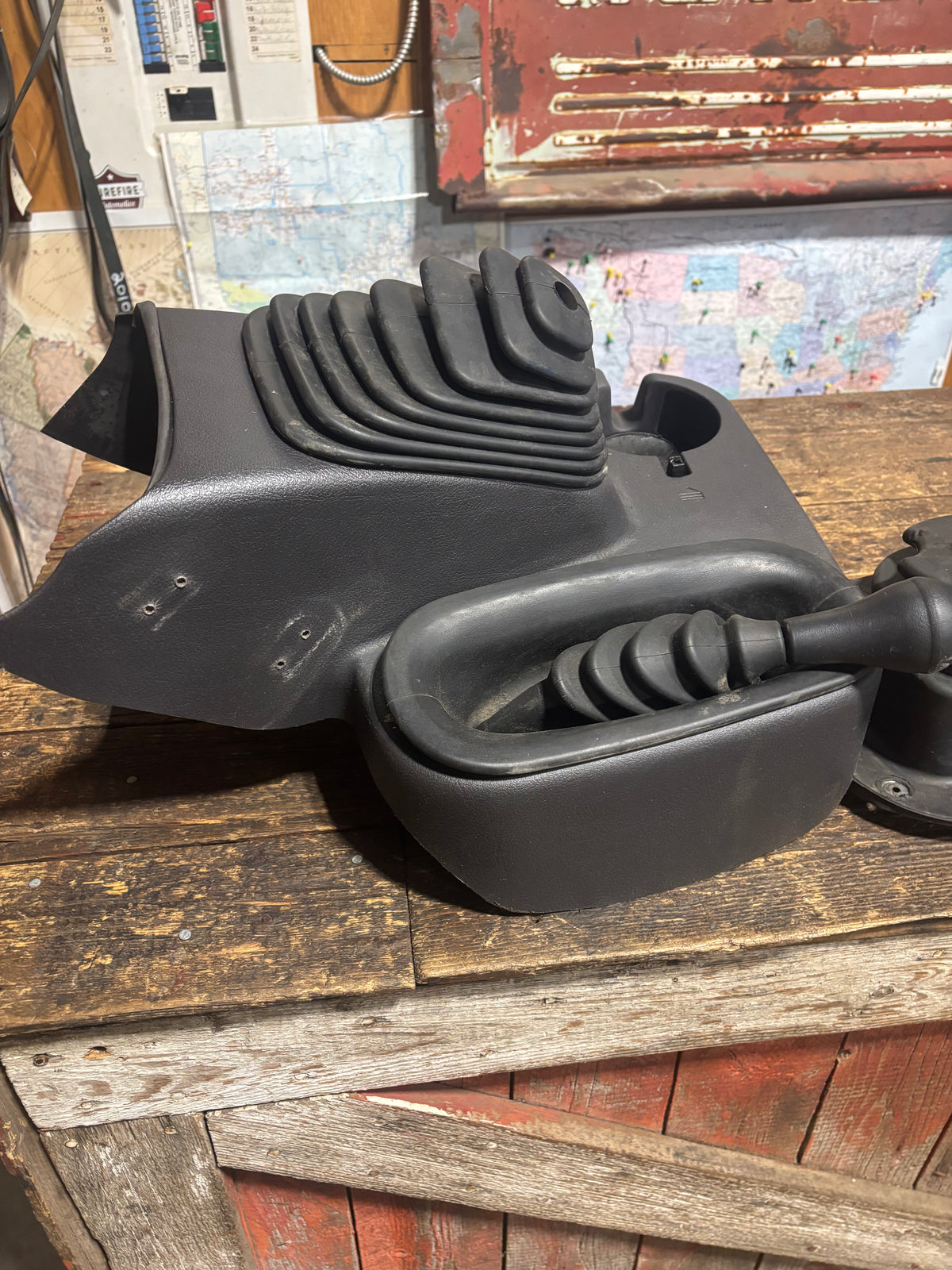 1998-2002 DODGE RAM 2500 3500 SHIFTER SURROUND CONSOLE CUPHOLDER BOOTS DARK GREY