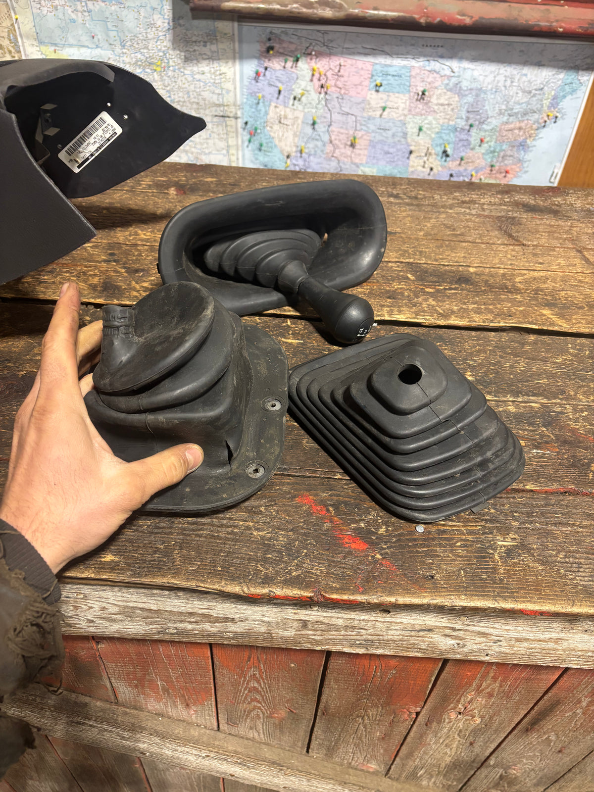 1998-2002 DODGE RAM 2500 3500 SHIFTER SURROUND CONSOLE CUPHOLDER BOOTS DARK GREY