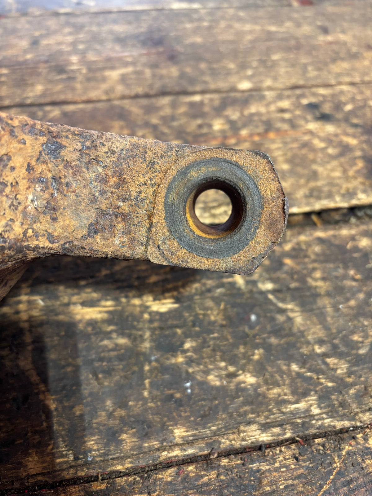 Driver Side Steering Knuckle 99-02 Dodge Ram Cummins Or Gas