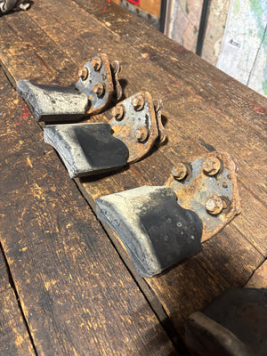 OEM Set '94 - '02 Dodge Ram Cummins Overload Spring Perch Brackets