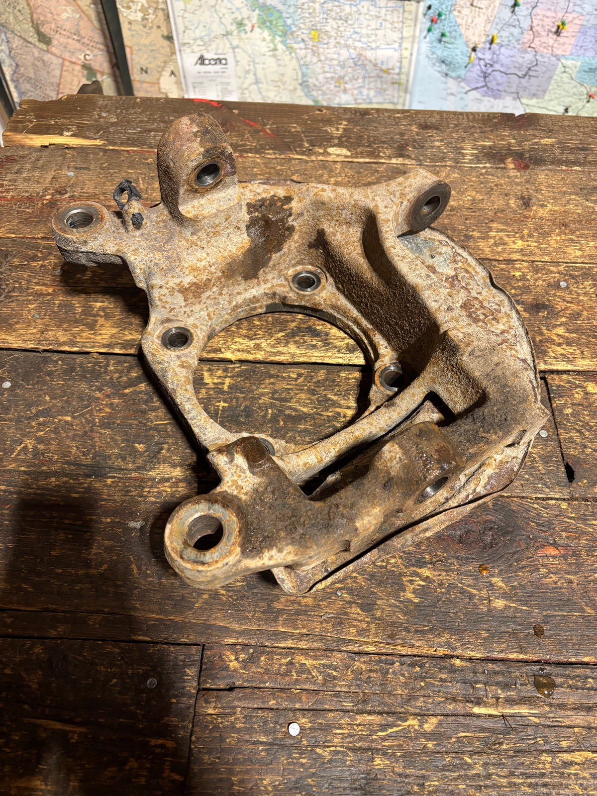 2010 -2012 DODGE RAM 2500 3500 CUMMINS / HEMI DRIVER STEERING KNUCKLE SPINDLE
