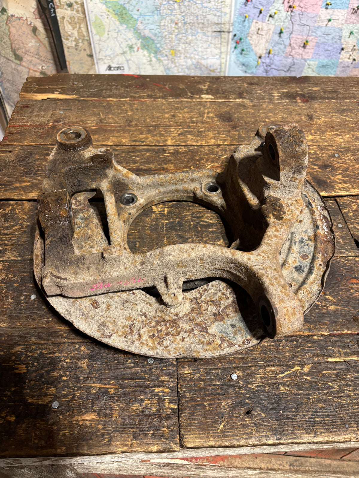 2010 -2012 DODGE RAM 2500 3500 CUMMINS / HEMI DRIVER STEERING KNUCKLE SPINDLE