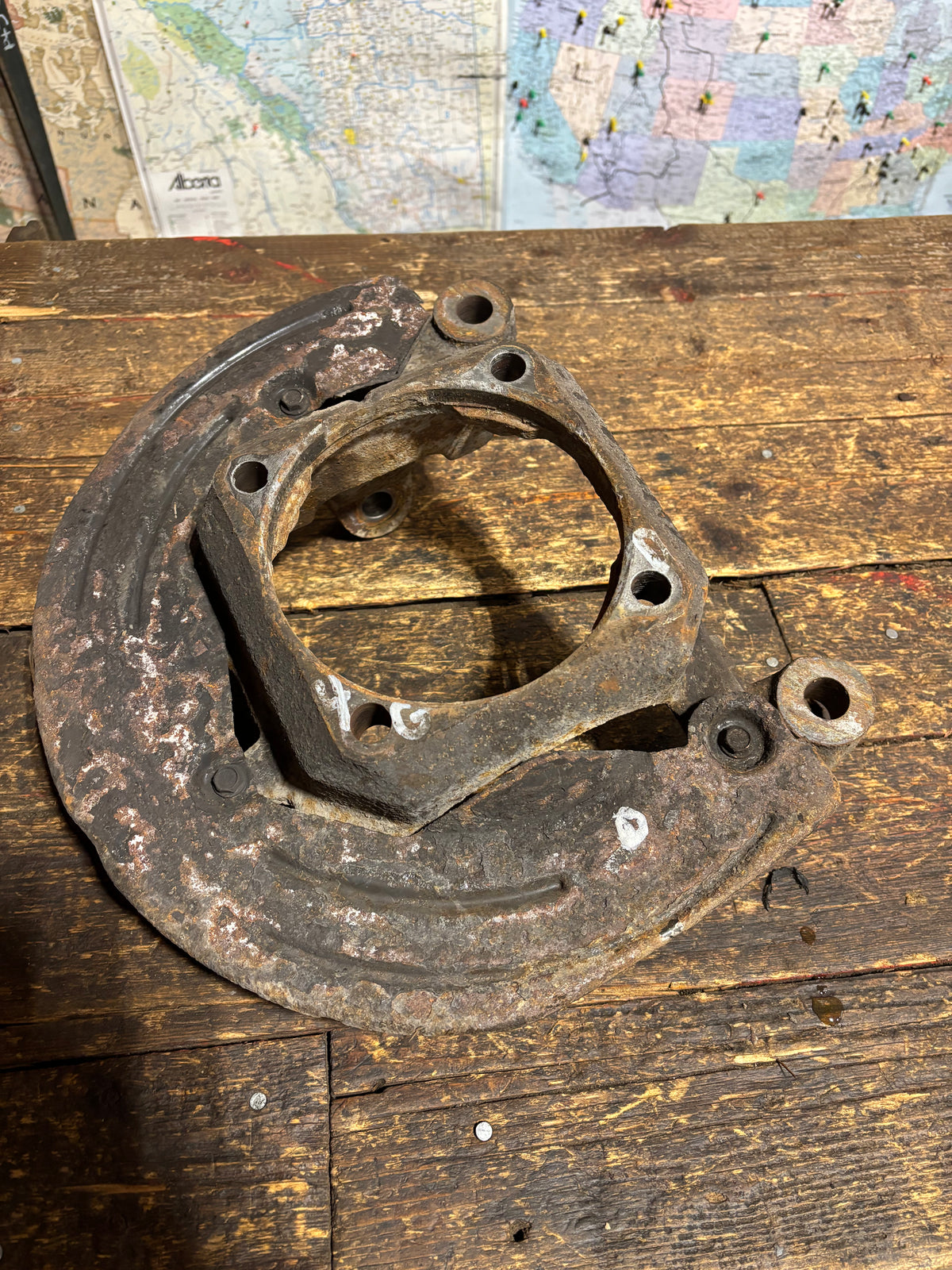 2010 -2012 DODGE RAM 2500 3500 CUMMINS / HEMI DRIVER STEERING KNUCKLE SPINDLE