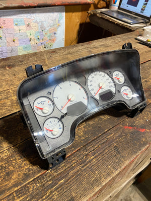 2007 .5 DODGE RAM 2500 3500 6.7L CUMMINS GAUGE CLUSTER 377,000KMS P05172092AF