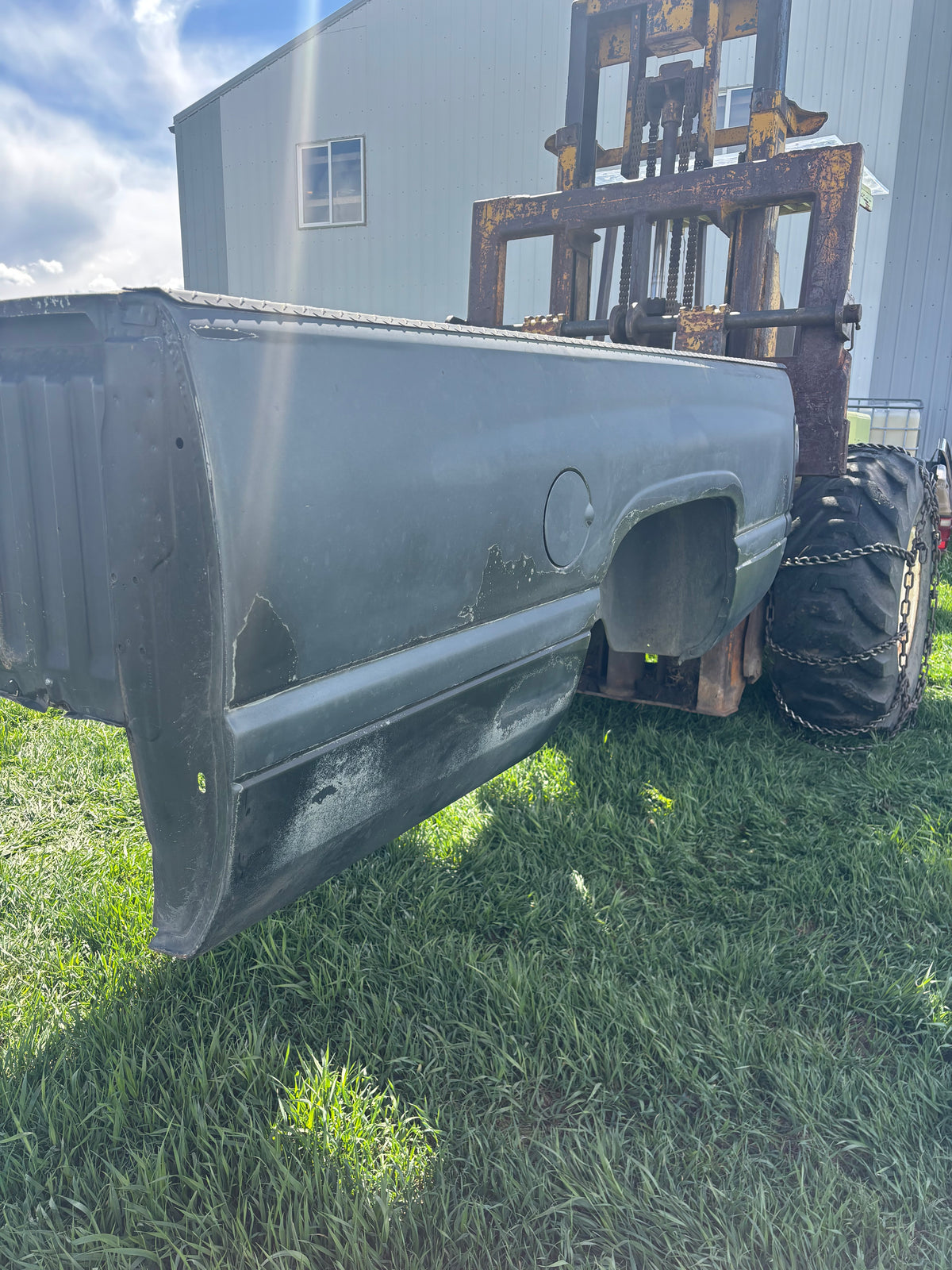 2ND GEN 94-02 DODGE RAM 8FT LONG BED RUST FREE