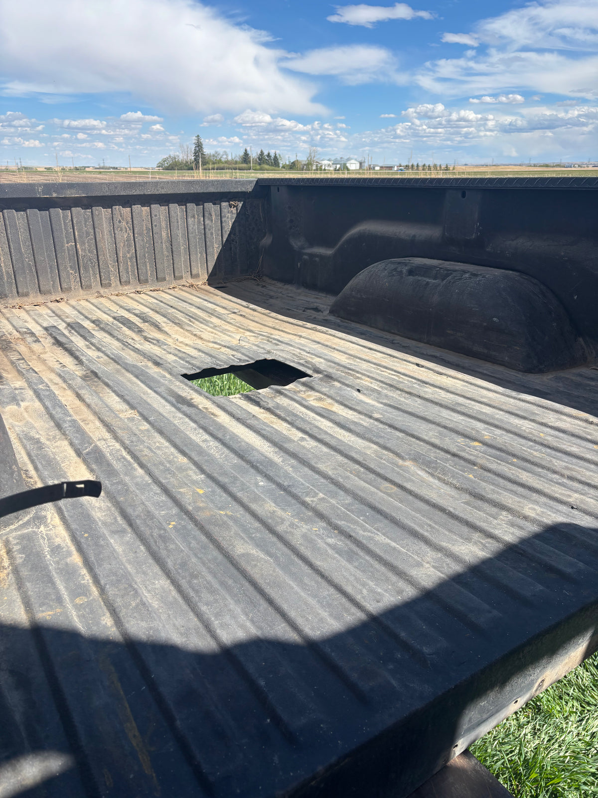 2ND GEN 94-02 DODGE RAM 8FT LONG BED RUST FREE