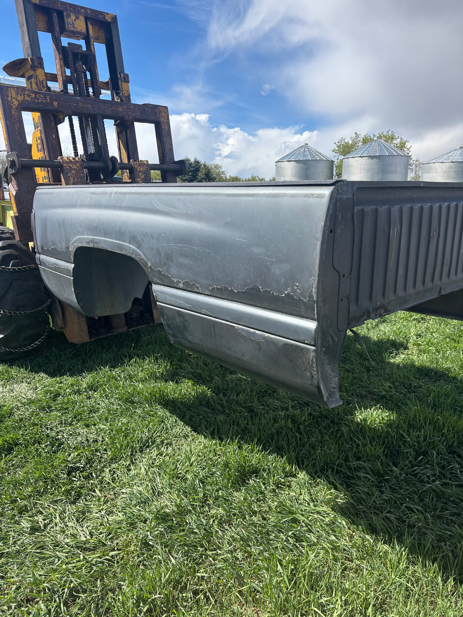 2ND GEN 94-02 DODGE RAM 8FT LONG BED RUST FREE