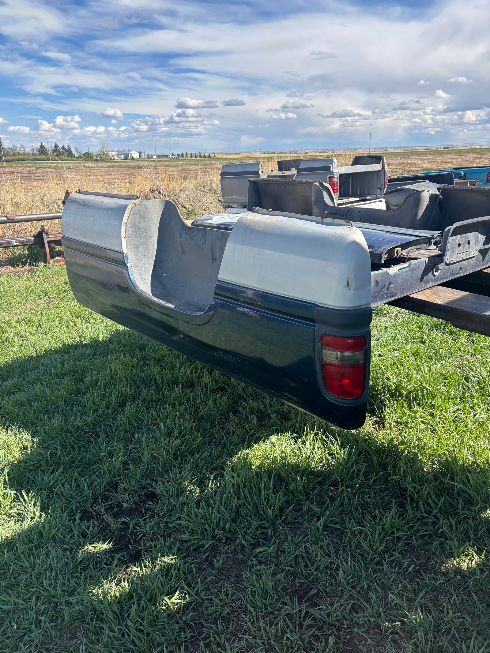 2ND GEN 94-02 DODGE RAM 8FT LONG BED RUST FREE