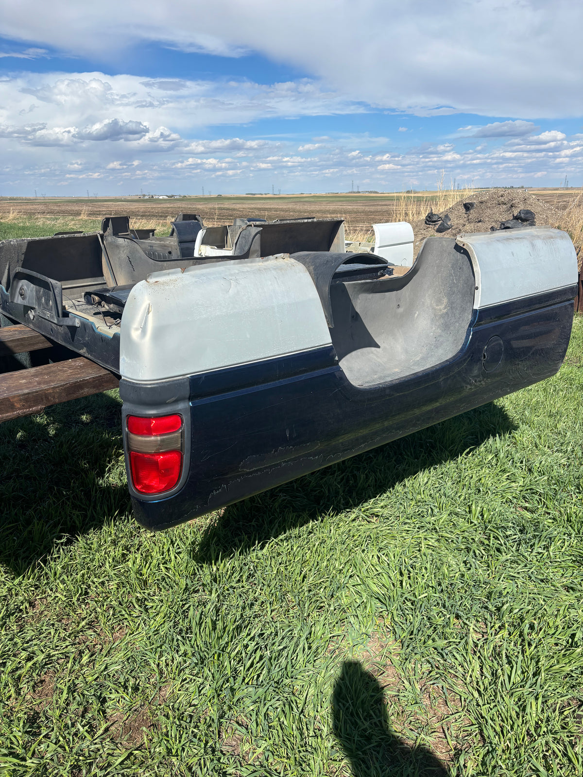 2ND GEN 94-02 DODGE RAM 8FT LONG BED RUST FREE