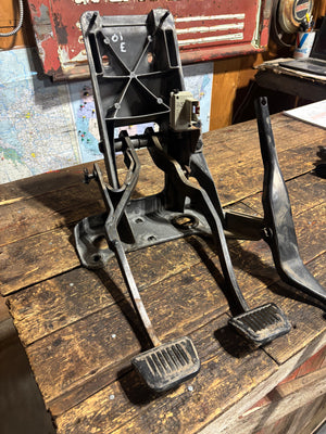 98-'02 Dodge Ram Clutch Brake Throttle Pedal Assembly
