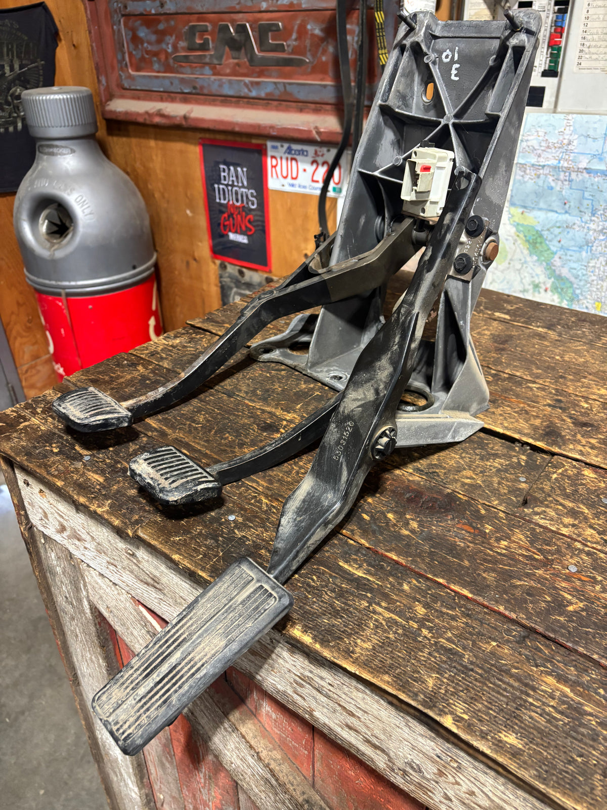 98-'02 Dodge Ram Clutch Brake Throttle Pedal Assembly