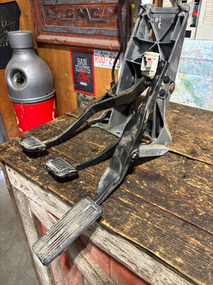 98-'02 Dodge Ram Clutch Brake Throttle Pedal Assembly