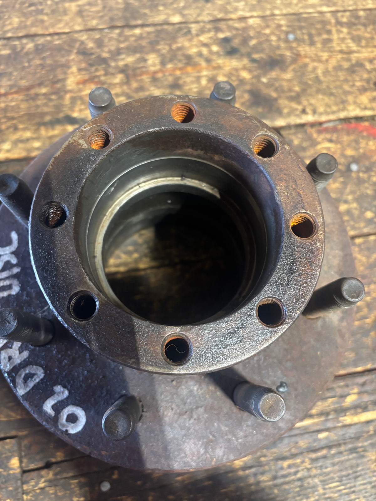 01-'02 Ram Dually Rear Hub with Rear Disc Brakes