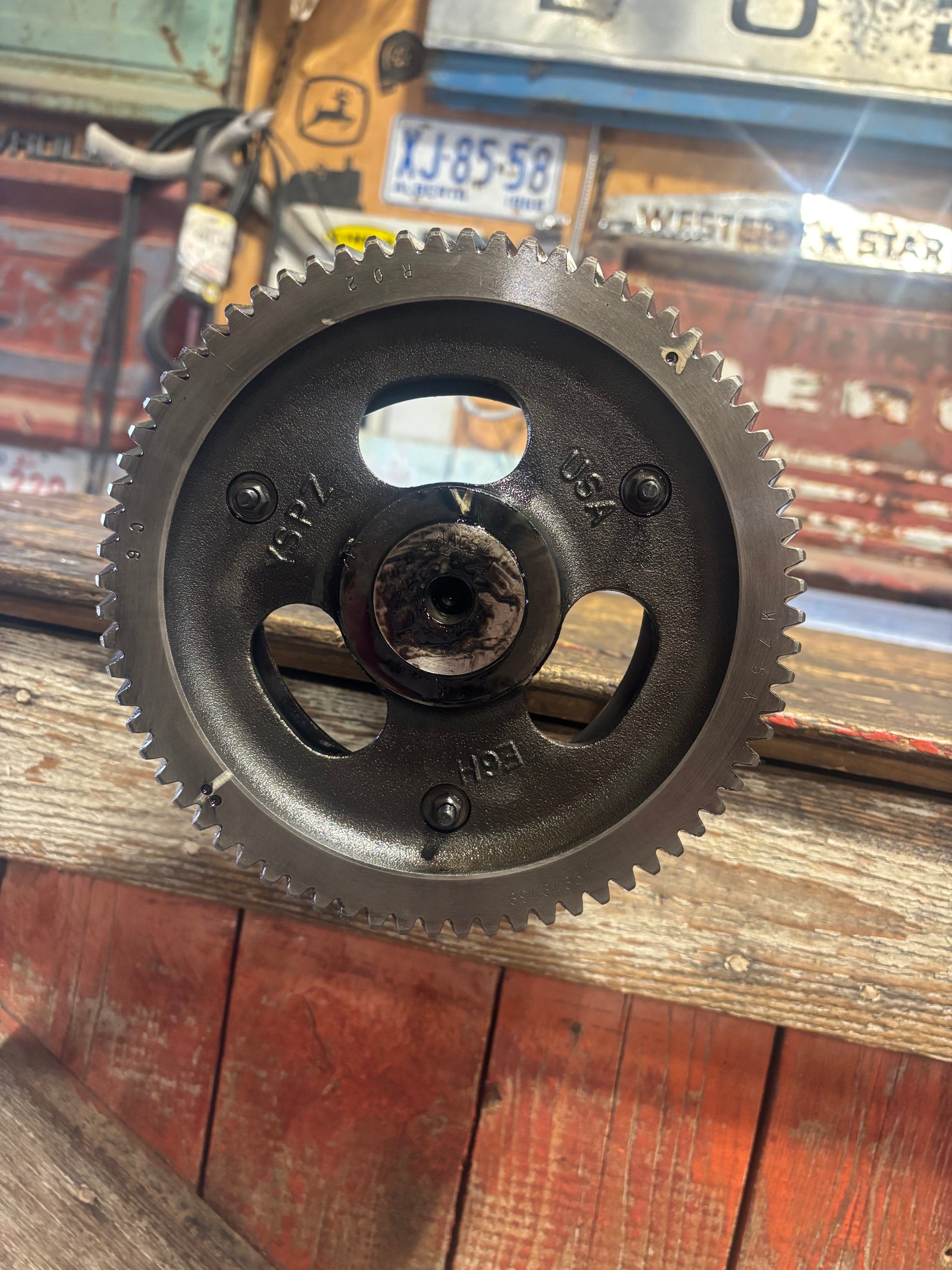 2000 - 2002 Dodge Ram Cummins 5.9l 24v camshaft 3946436 3942567