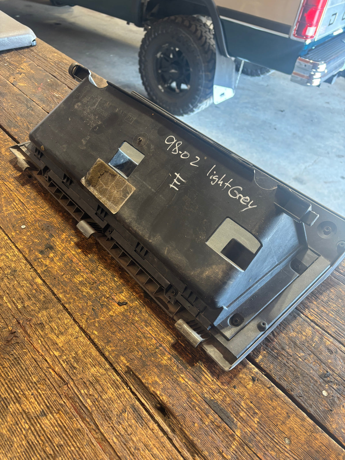 1998-2002 DODGE RAM 2500 3500 LIGHT MIST GREY GLOVE BOX