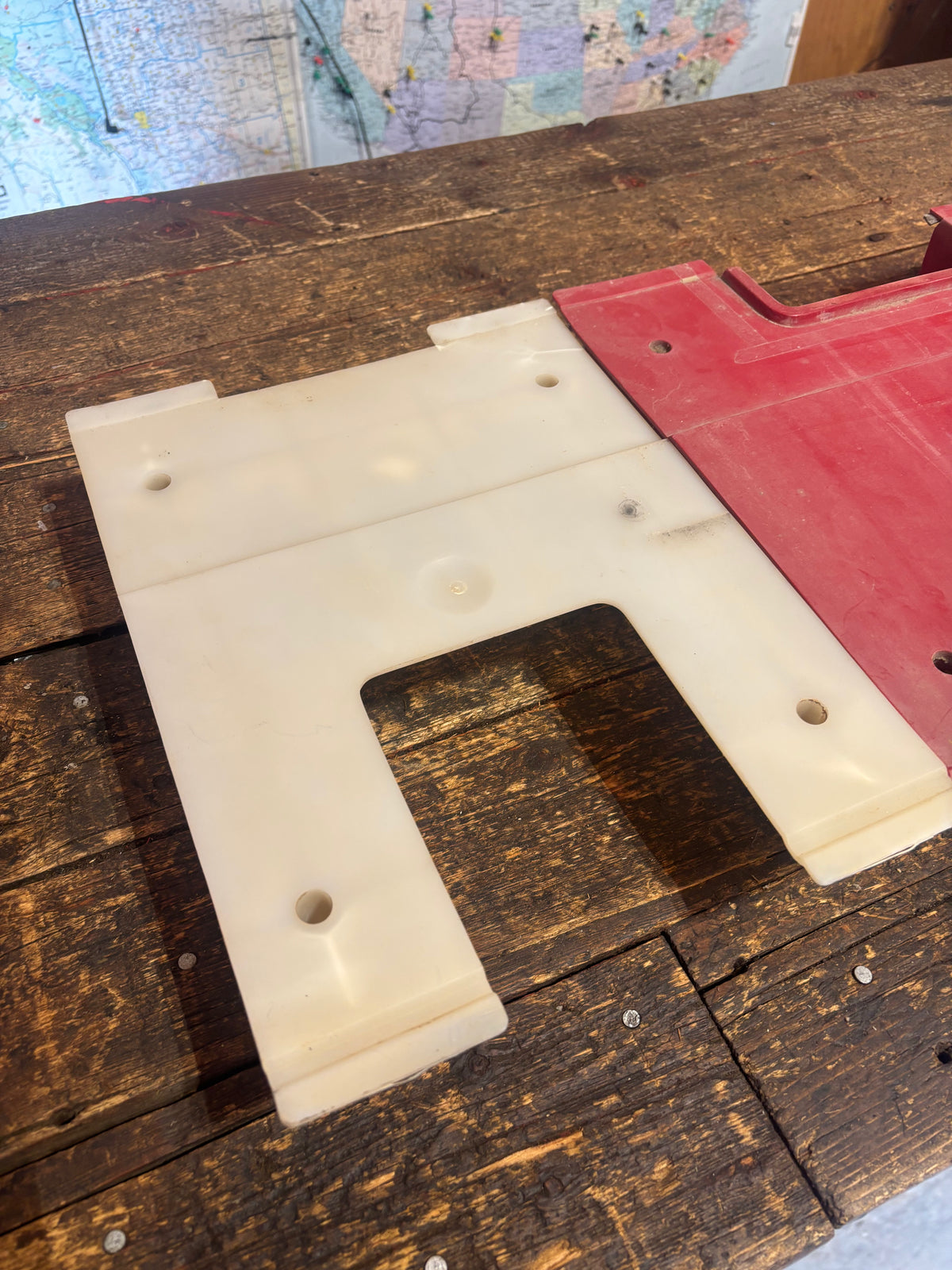 89-93 Ram LE Tailgate Plastic Supports