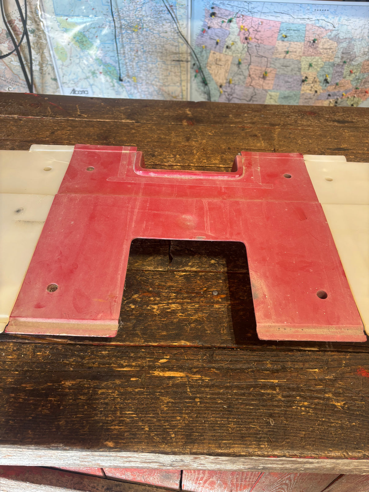 89-93 Ram LE Tailgate Plastic Supports