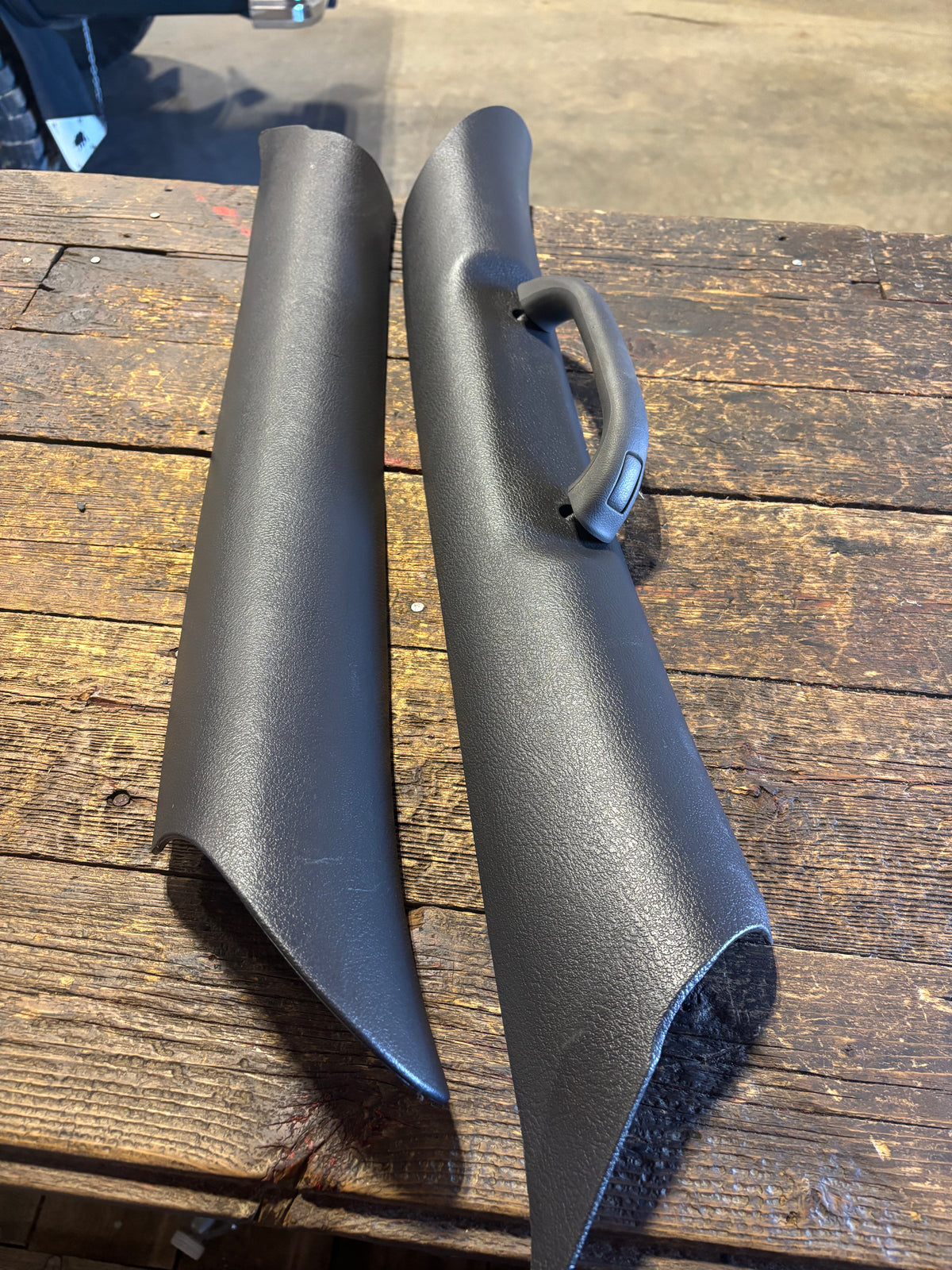 98-02 DODGE RAM 1500 2500 3500 A PILLAR LH &amp; RH SET AGATE DARK GREY GOOD SHAPE