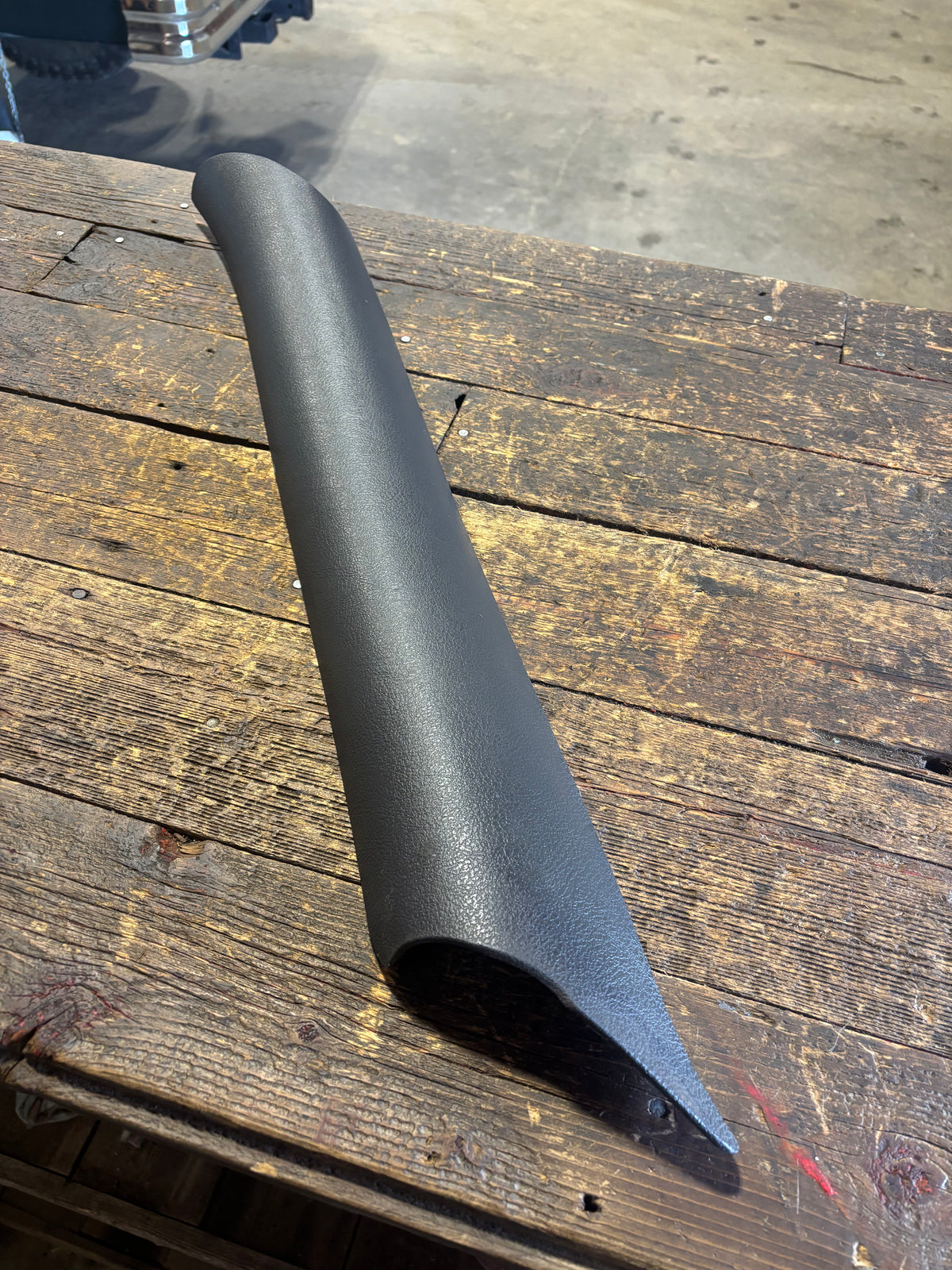 OEM &#39;98-&#39;02 Ram Driver A Pillar Trim