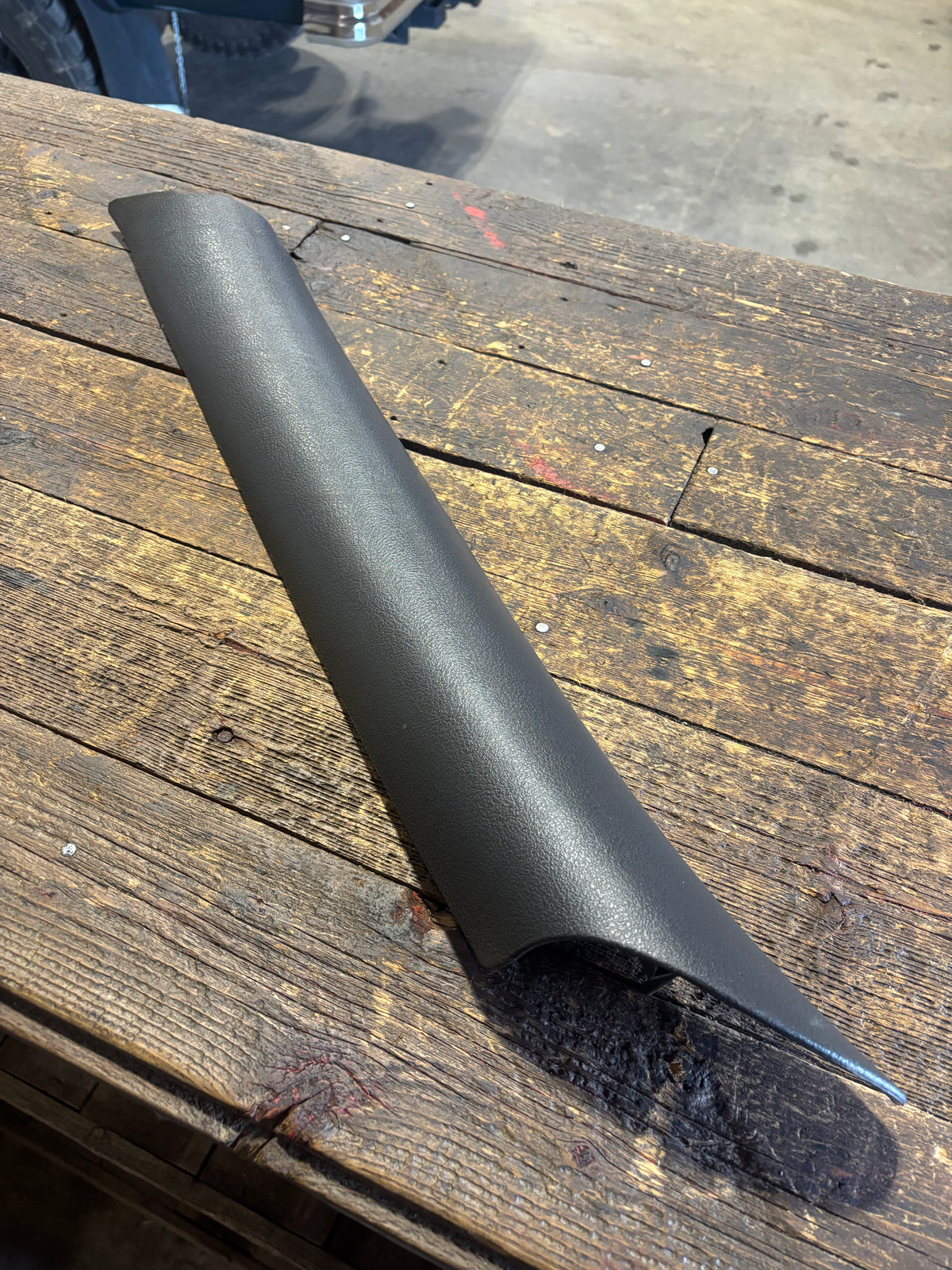 OEM &#39;98-&#39;02 Ram Driver A Pillar Trim