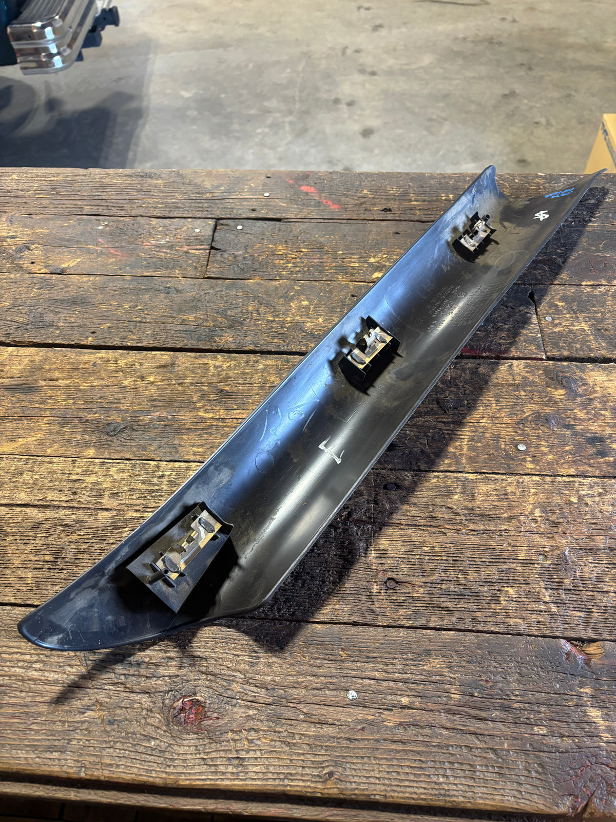 OEM &#39;98-&#39;02 Ram Driver A Pillar Trim