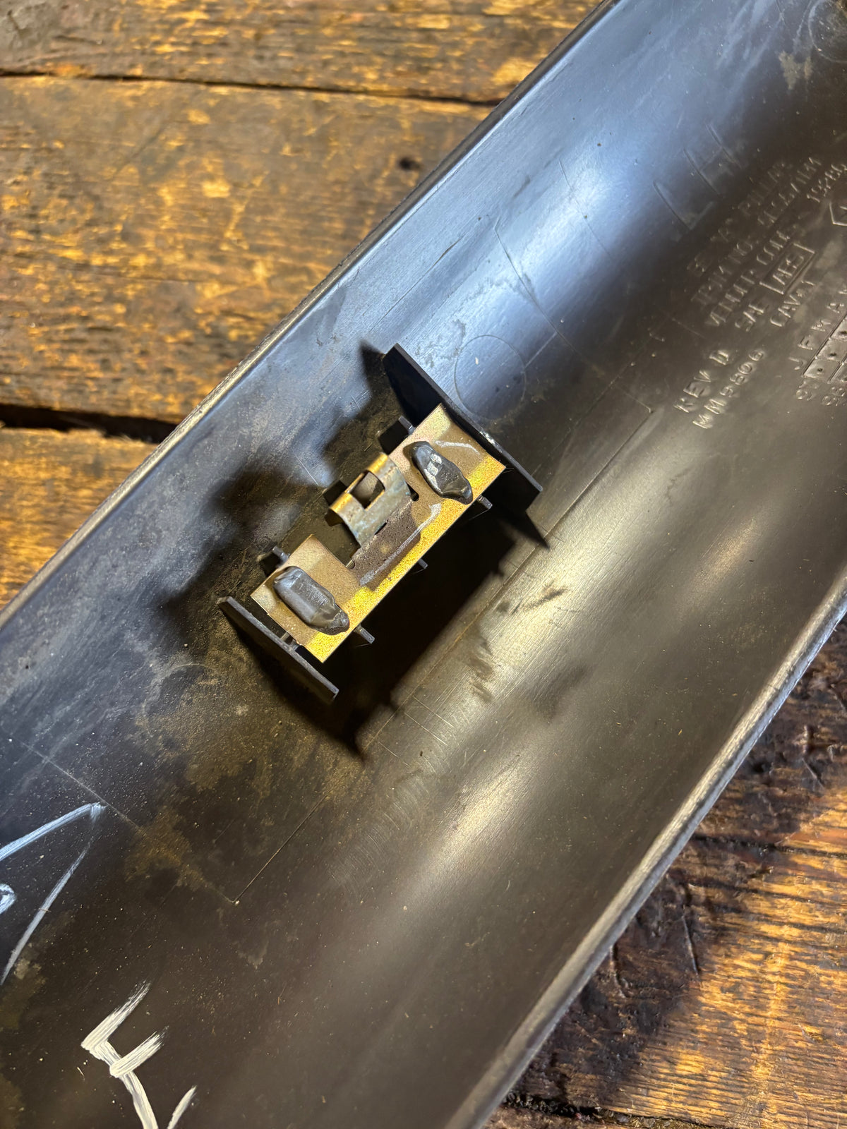 OEM &#39;98-&#39;02 Ram Driver A Pillar Trim