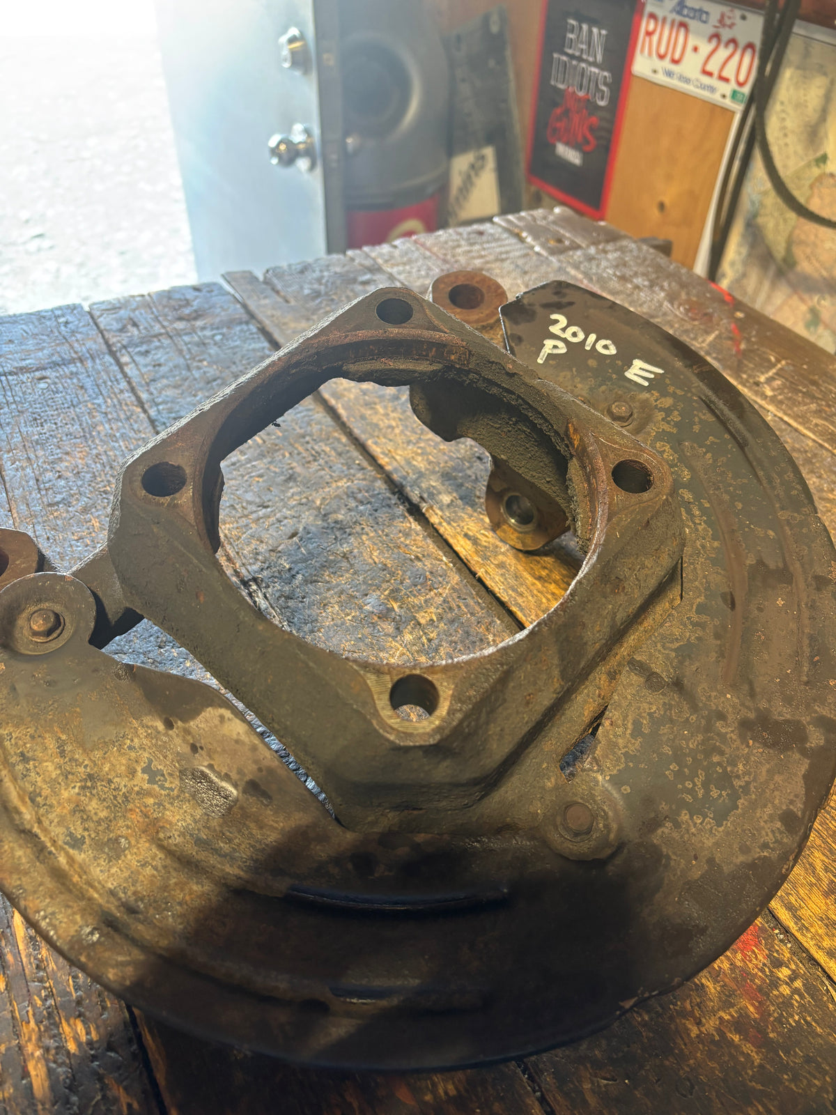 2010 -2012 DODGE RAM 2500 3500 CUMMINS / HEMI PASSENGER STEERING KNUCKLE SPINDLE