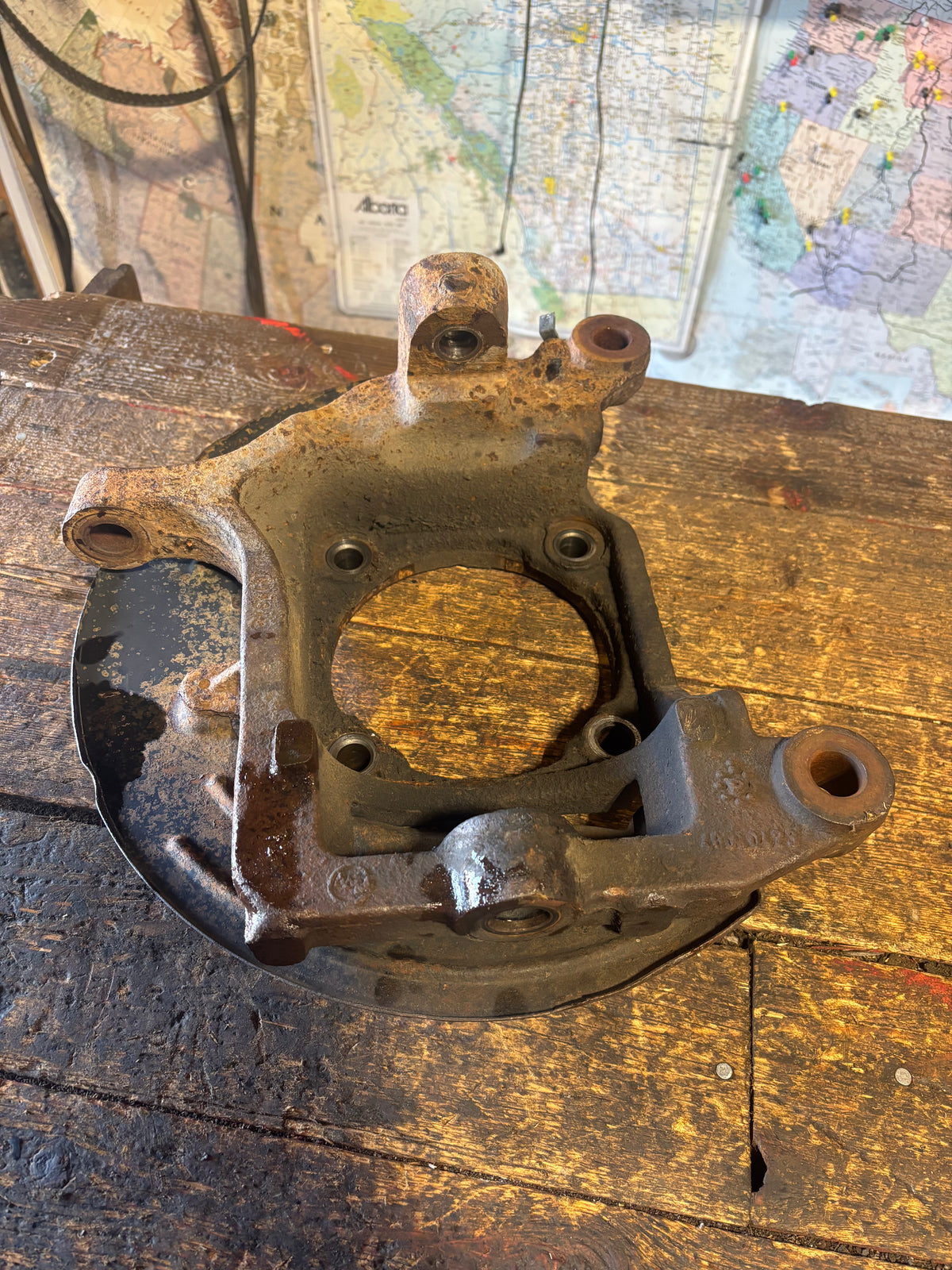 2010 -2012 DODGE RAM 2500 3500 CUMMINS / HEMI PASSENGER STEERING KNUCKLE SPINDLE